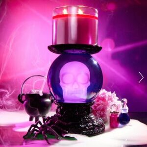Bath & Body Works 2024 Halloween 7.25" Light-up Skull 3-wick Candle Holder NWT